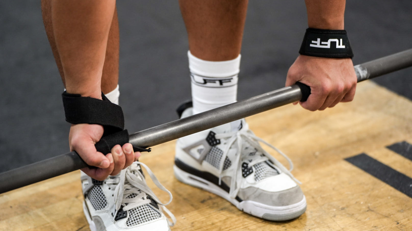 using the best lifting straps for deadlifts