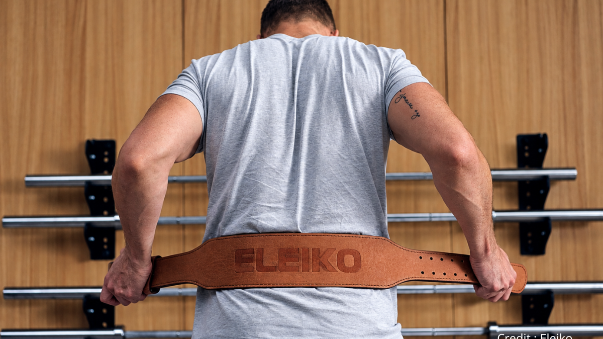 Eleiko weightlifting belt review: close-up of the leather belt, double-prong buckle, and tapered front