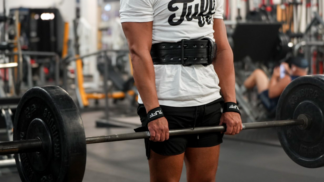 powerlifter deadlifting often