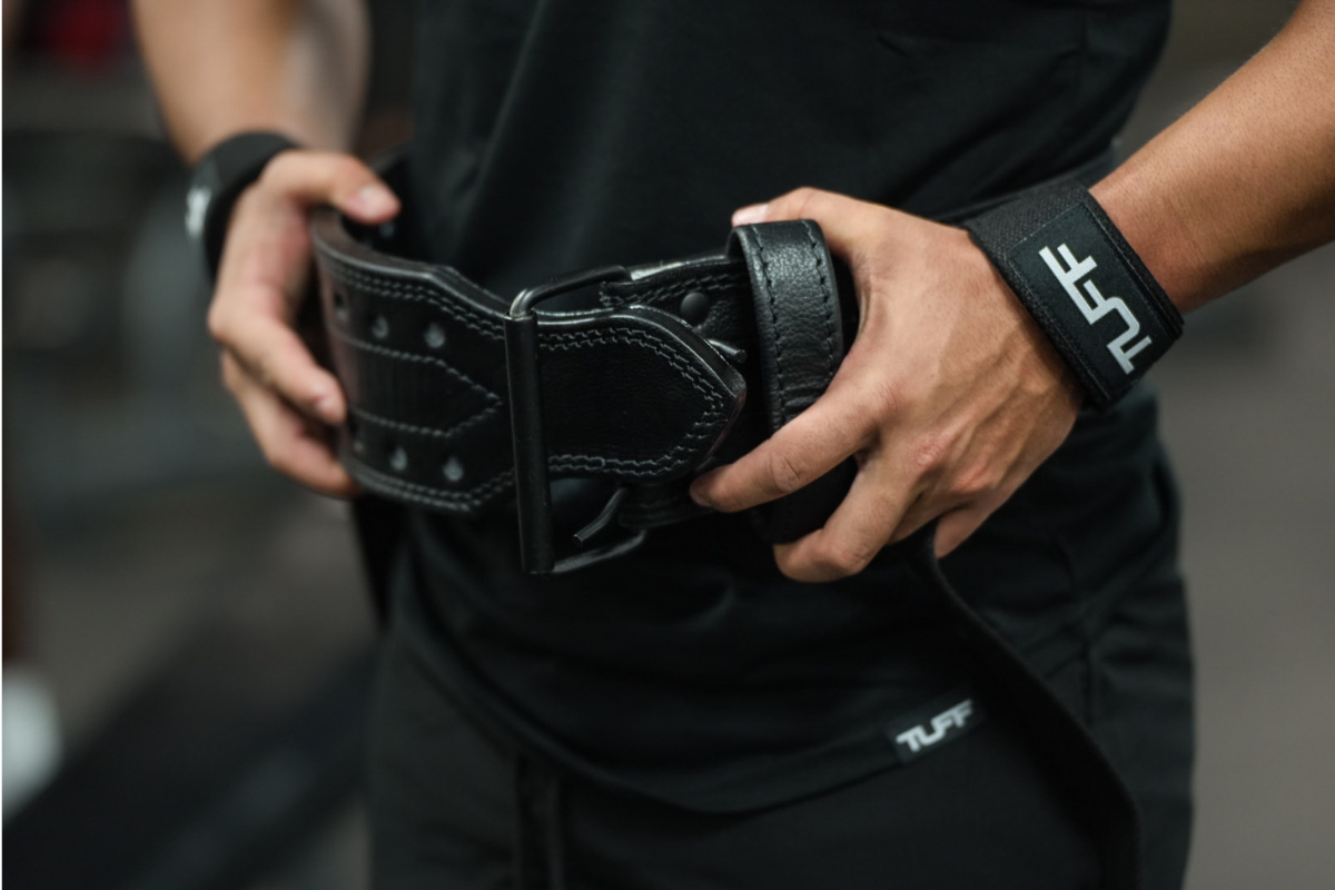 How Tight Should a Lifting Belt Be?