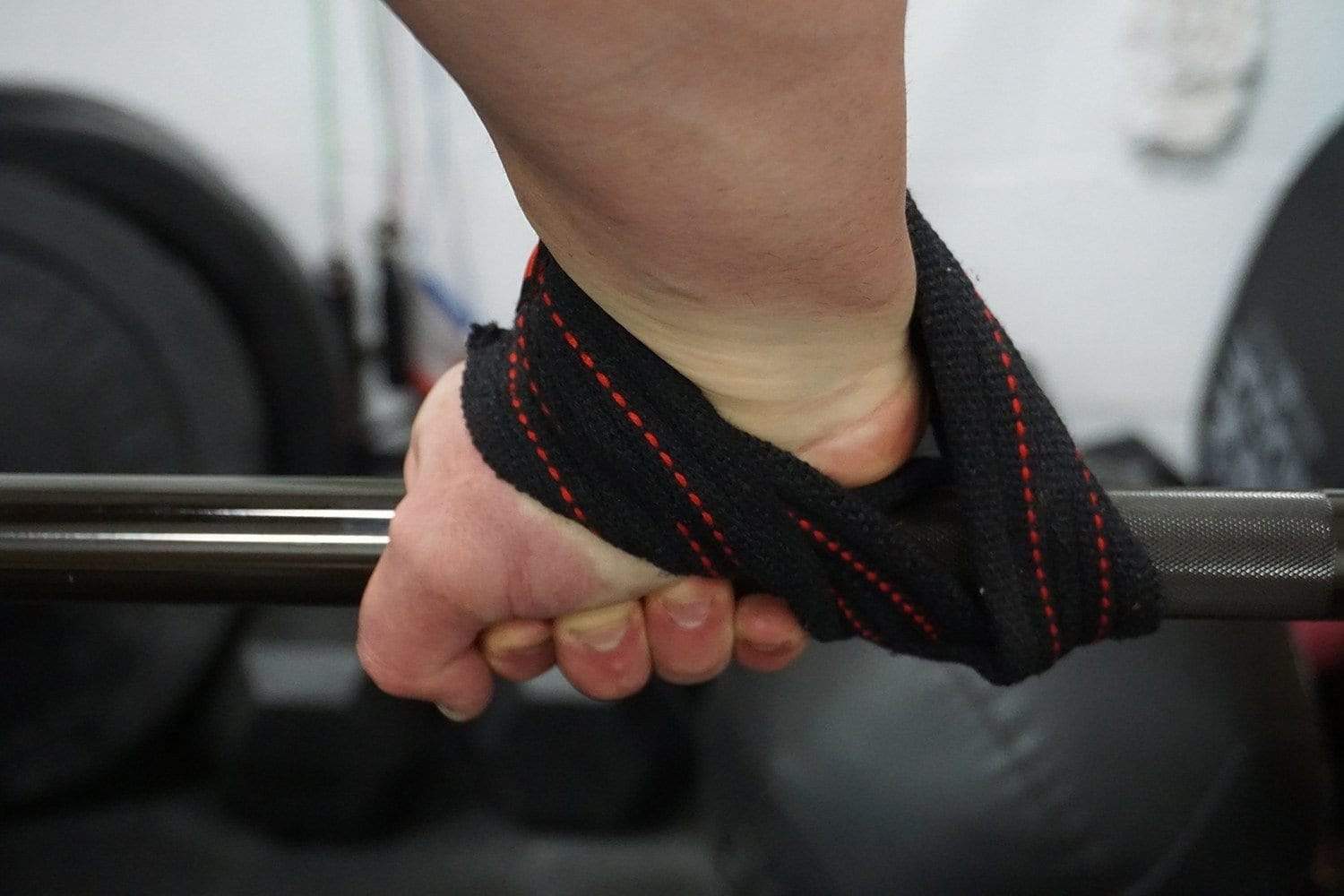 Wrist Wraps vs. Lifting Straps