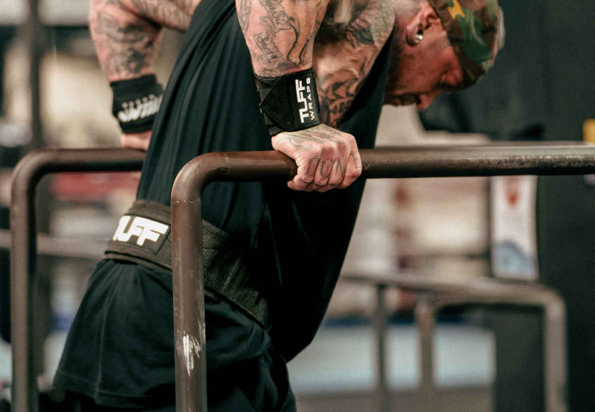 How to Use a Dip Belt – TuffWraps.com